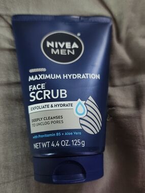 NIVEA Men Maximum Hydration Face Scrub - Blue